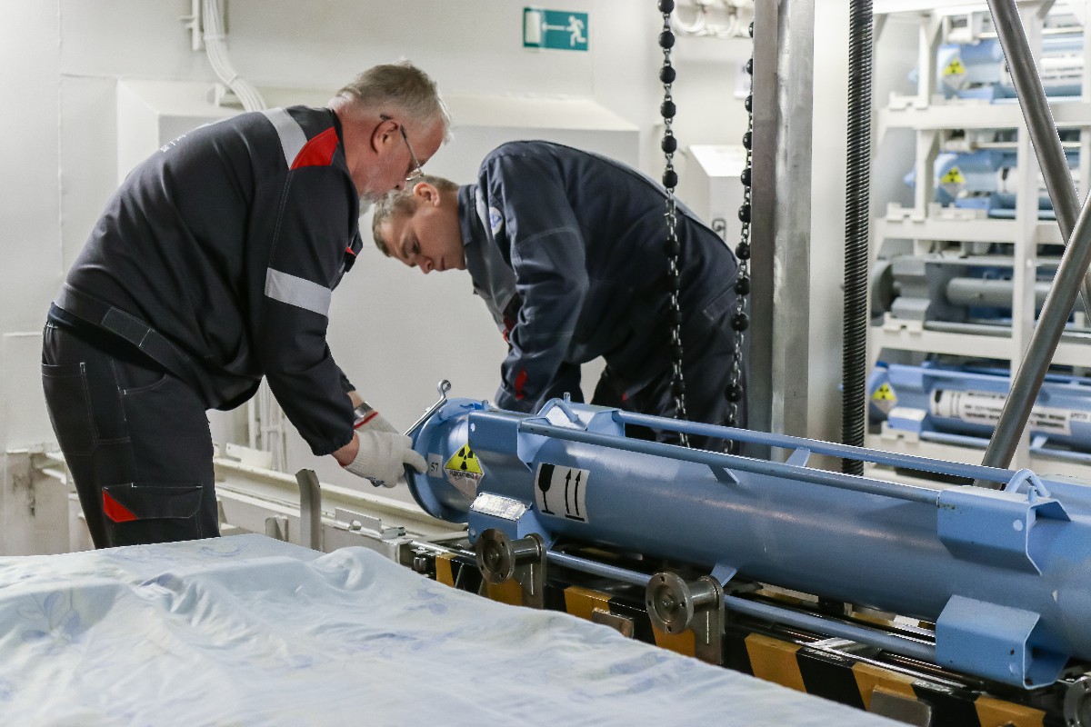 Akademik Lomonosov Refueled